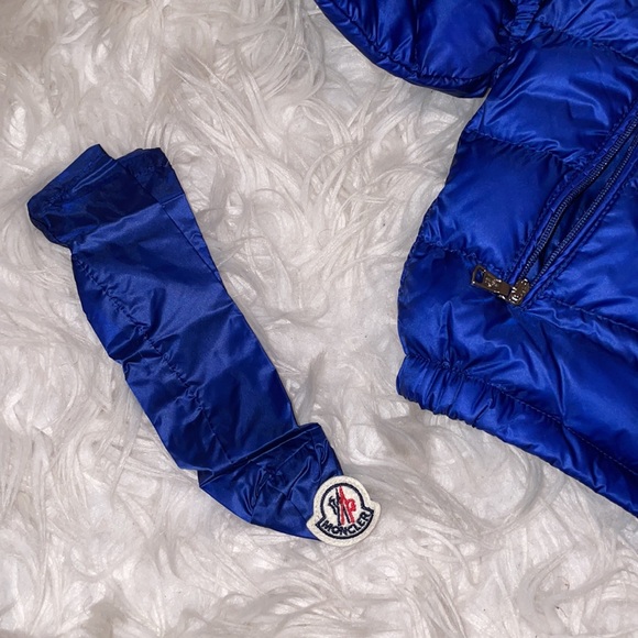 Moncler Puffer - Picture 4 of 7